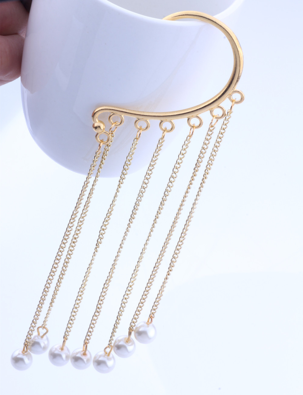 Punk Pearl Tassel Single Ear Hook - Gold Tone